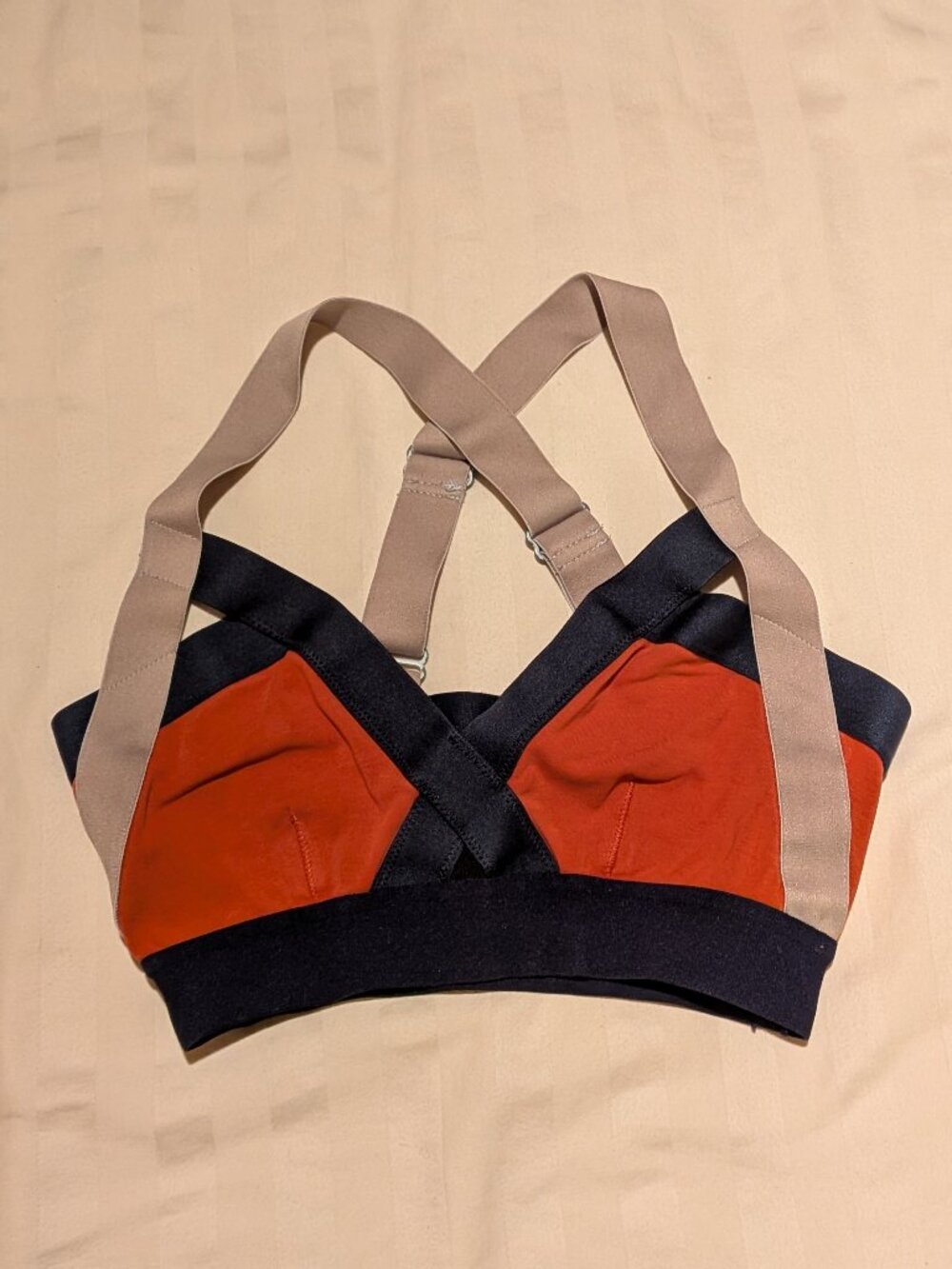 Aritzia Community Rasa Sports Bra with Criss Cross Straps